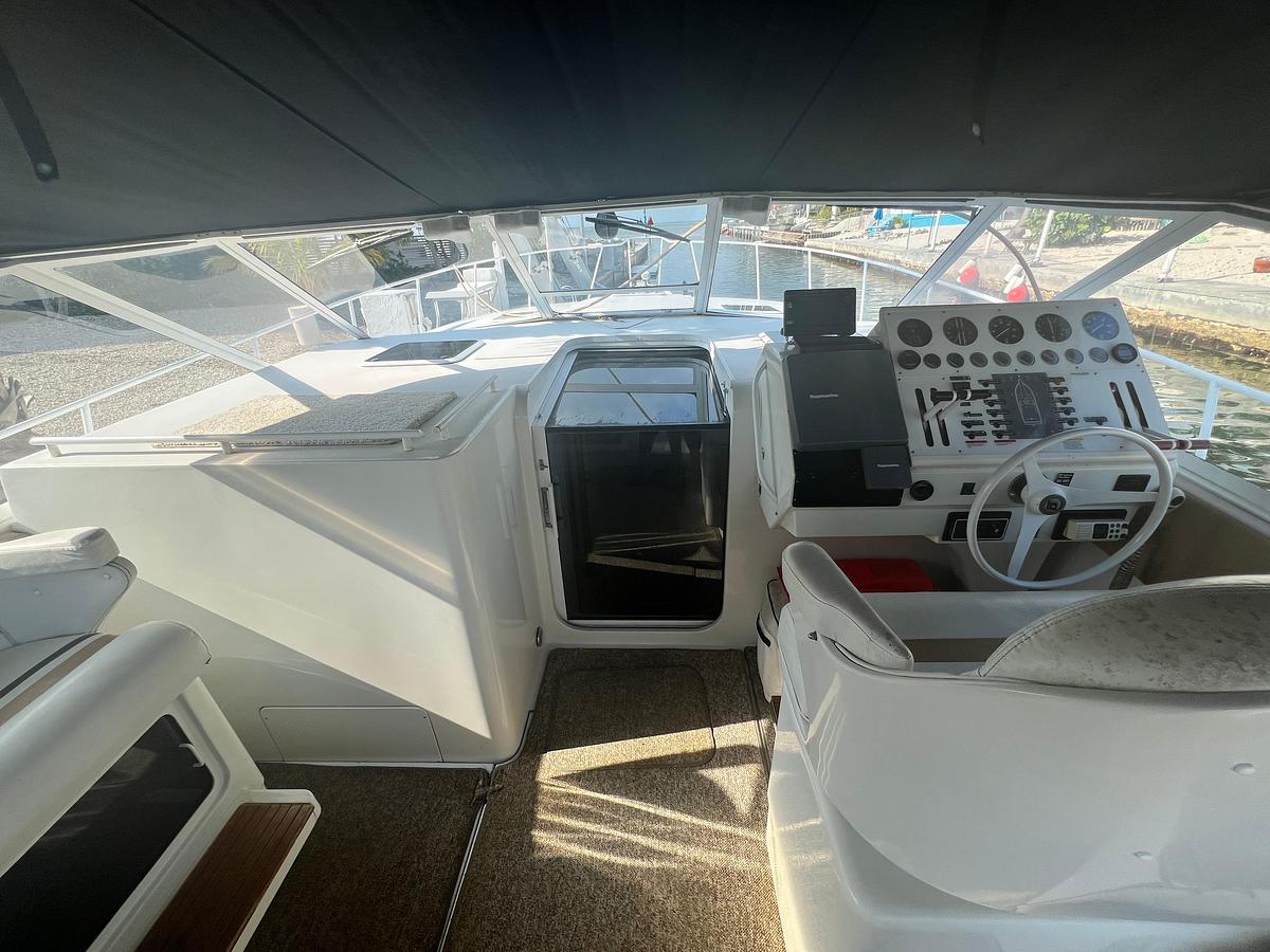 Used 1990 Trojan 11 Meter Express | 38ft