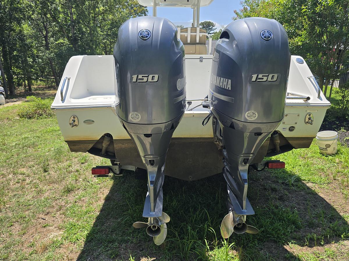 Used 2016 27' Sea Hunt Gamefish 27