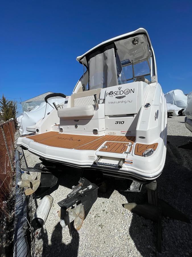 Used 2018 Chaparral 310 Signature | 31ft
