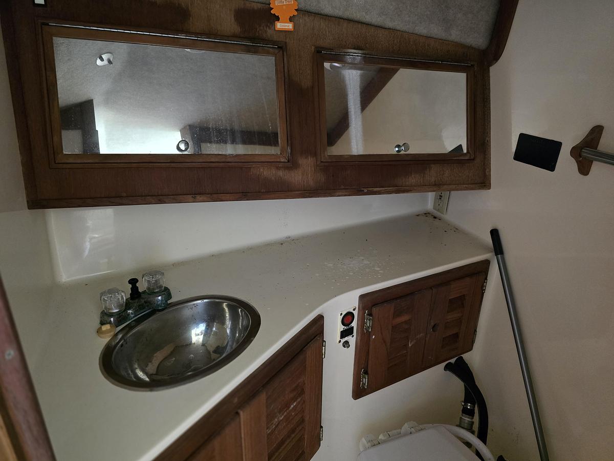 Used 2002 Carolina Classic 28 Express | 28ft