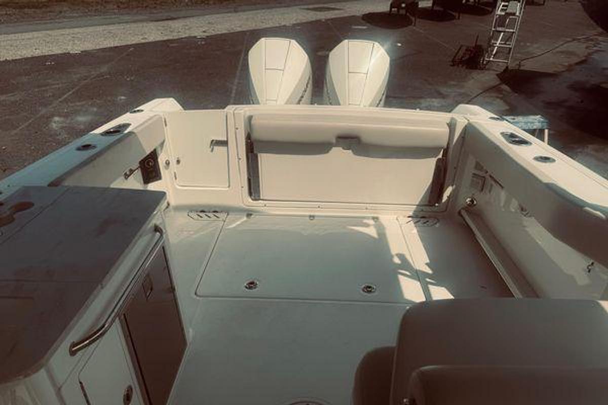 Used 2020 Boston Whaler 270 Vintage | 27ft