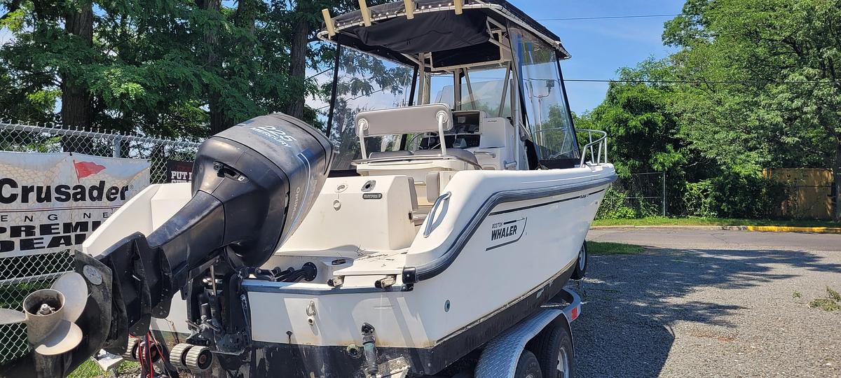Used 2000 Boston Whaler 240 Outrage | 23ft