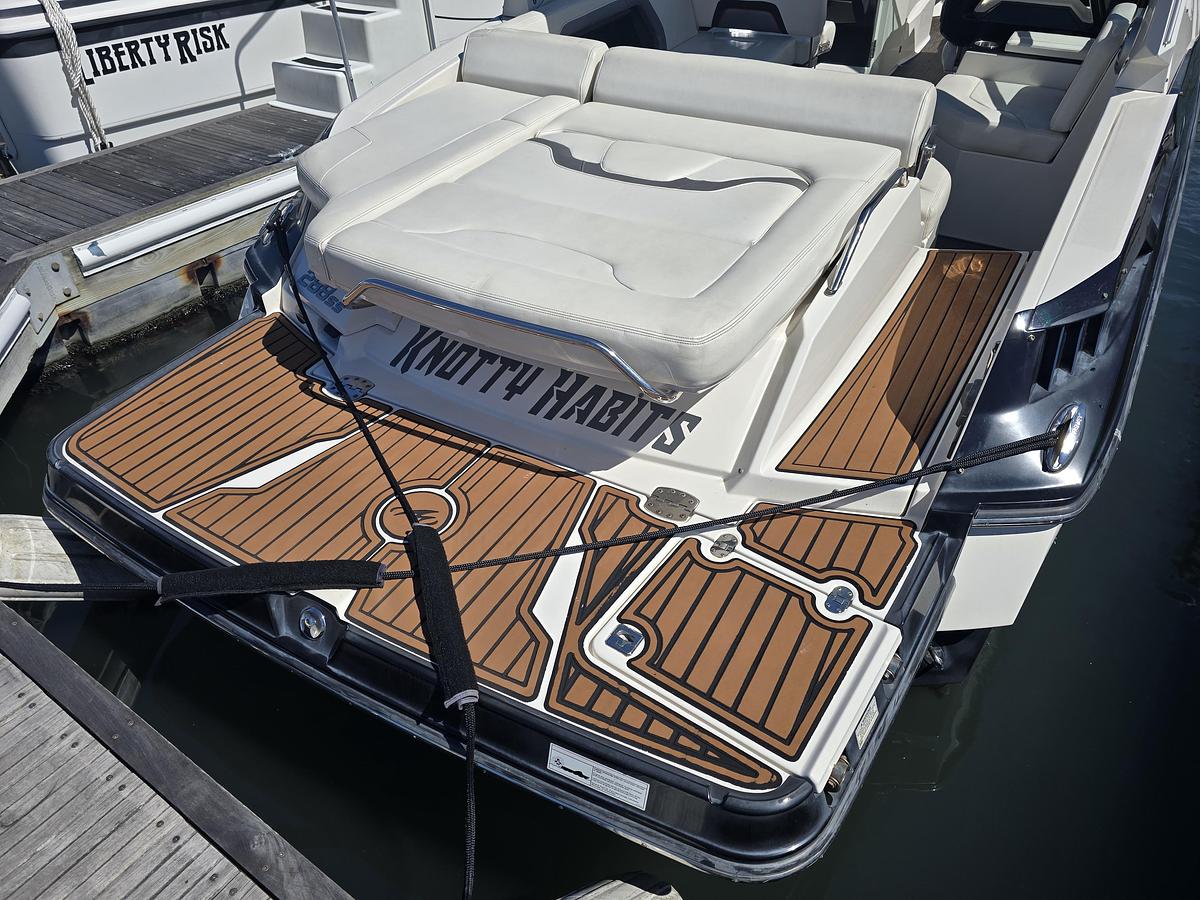 Used 2014 288 Monterey SS | 28ft