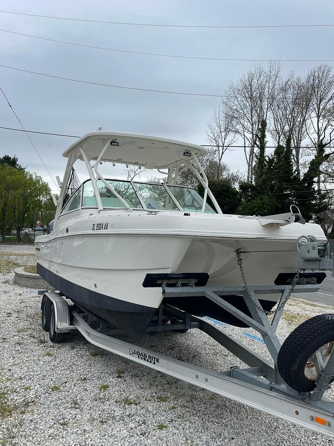 Used 2019 World Cat 230 DC | 23ft