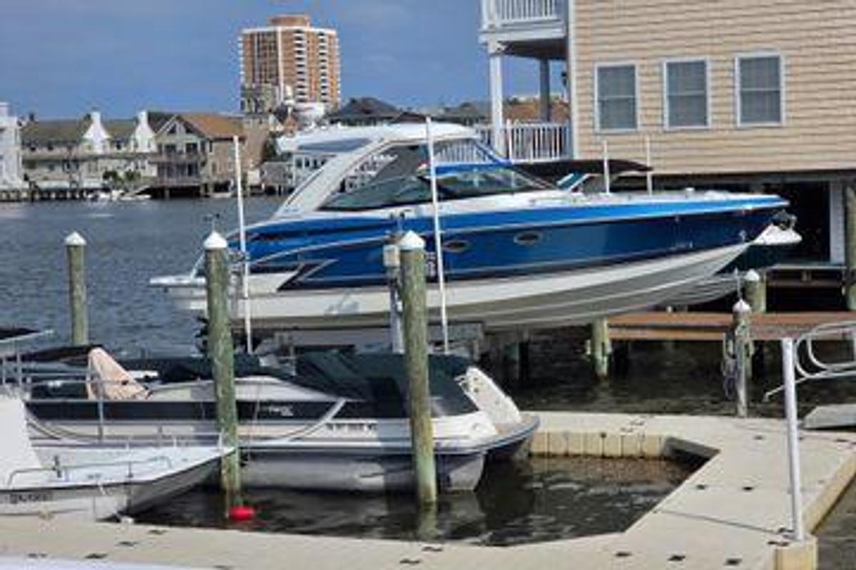 Used 2020 33' Formula 330 Crossover Bowrider