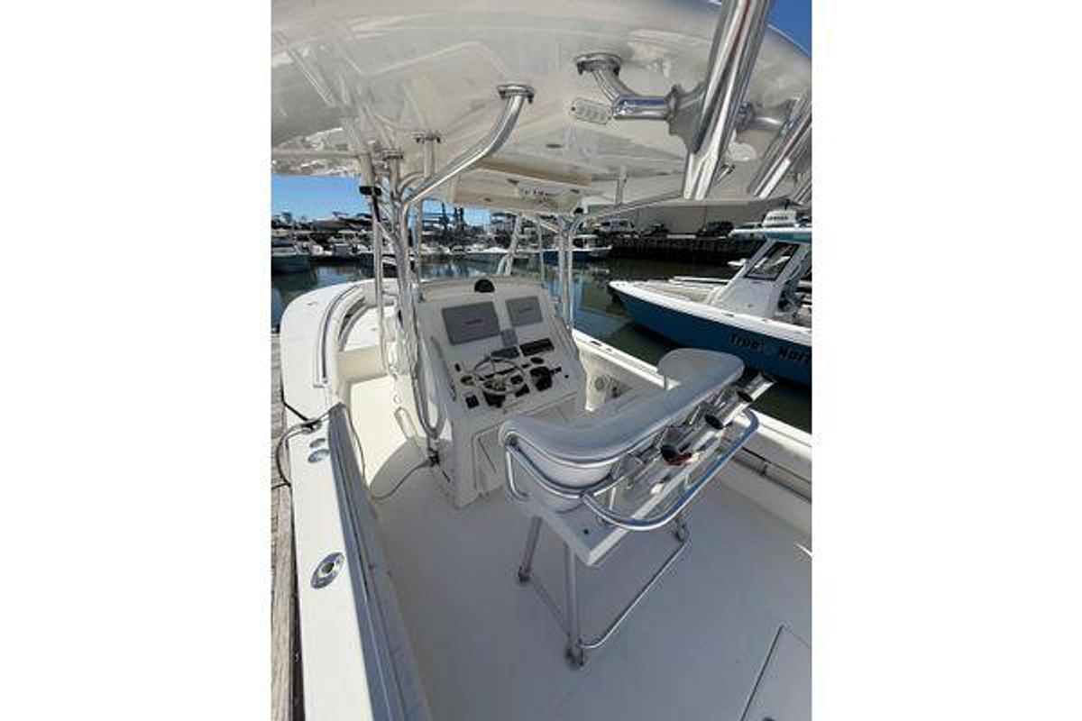 Used 2015 Regulator 28 Forward Seating | 28ft