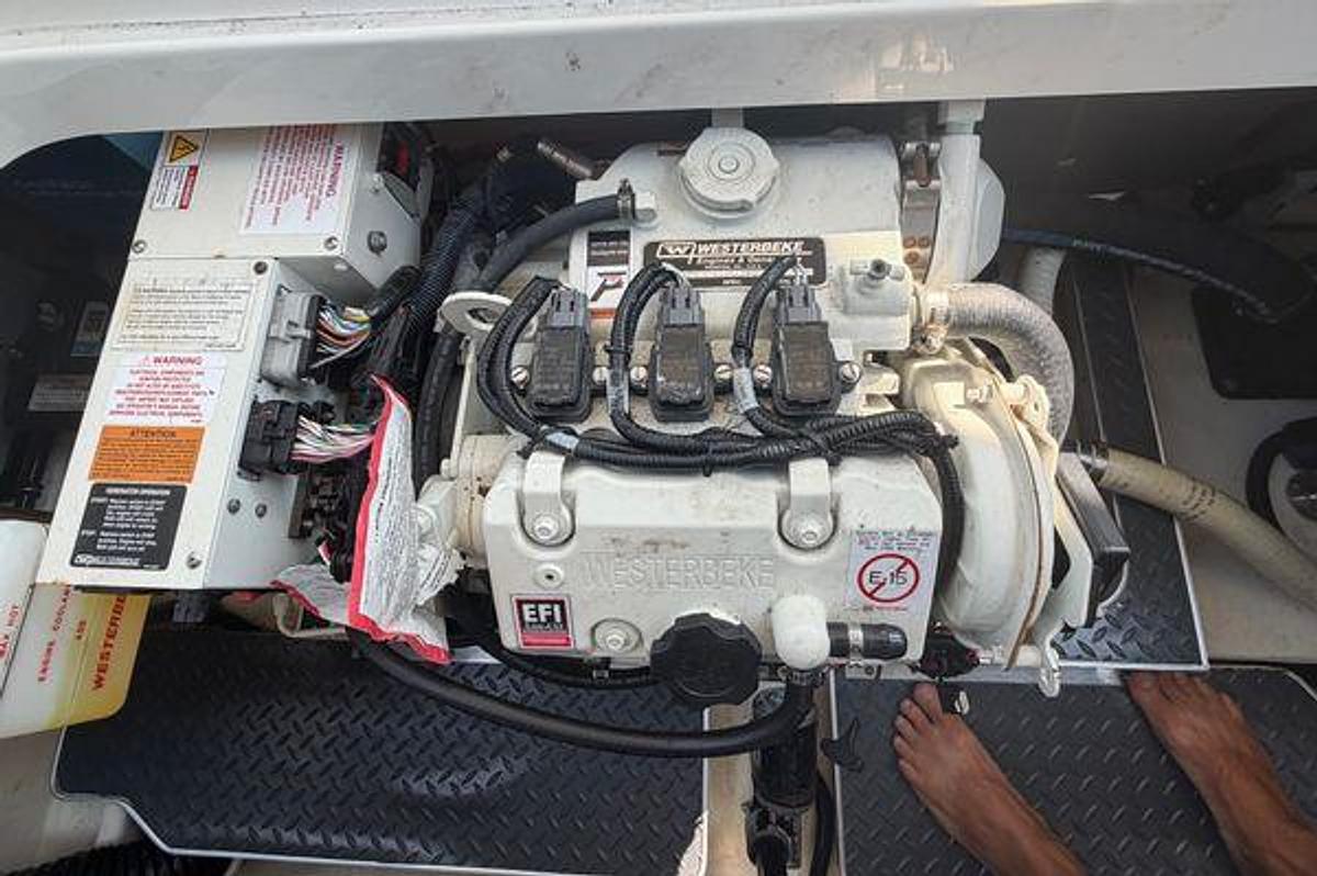 Used 2020 33' Formula 330 Crossover Bowrider