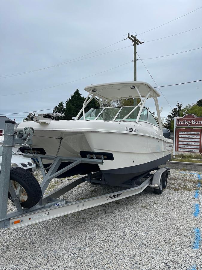 Used 2019 World Cat 230 DC | 23ft