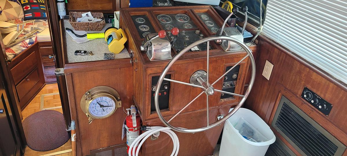 Used 1976 Hatteras 38 DC | 38ft