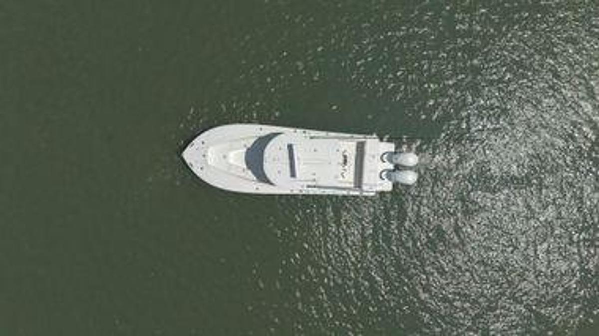 Used 2021 Regulator 28 Forward Seating | 28ft