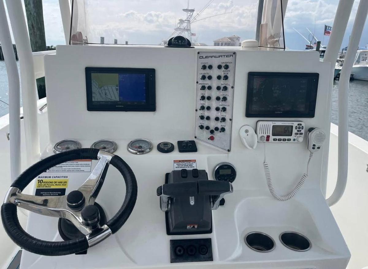 Used 2017 Clearwater 2508 Center Console | 26ft