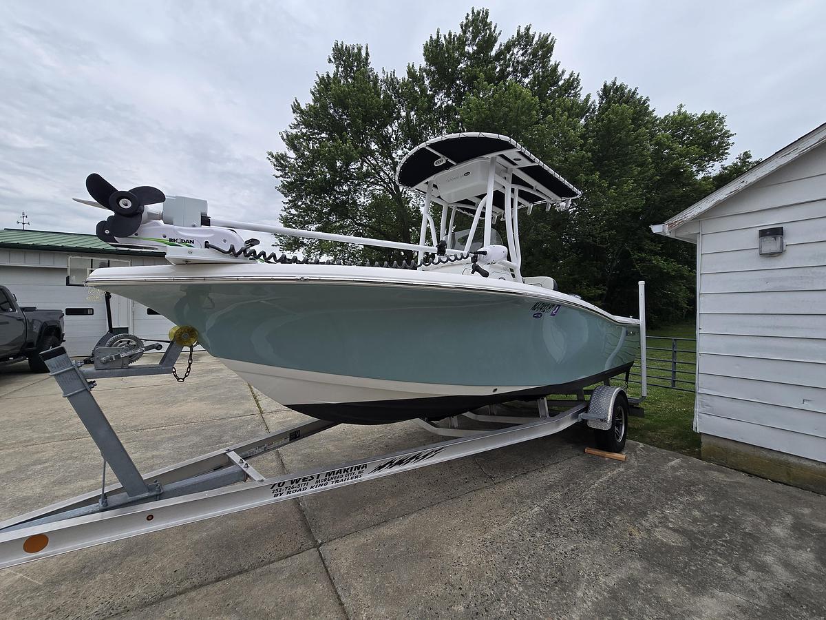 Used 2022 19' Tidewater 198 Adventure Center Console