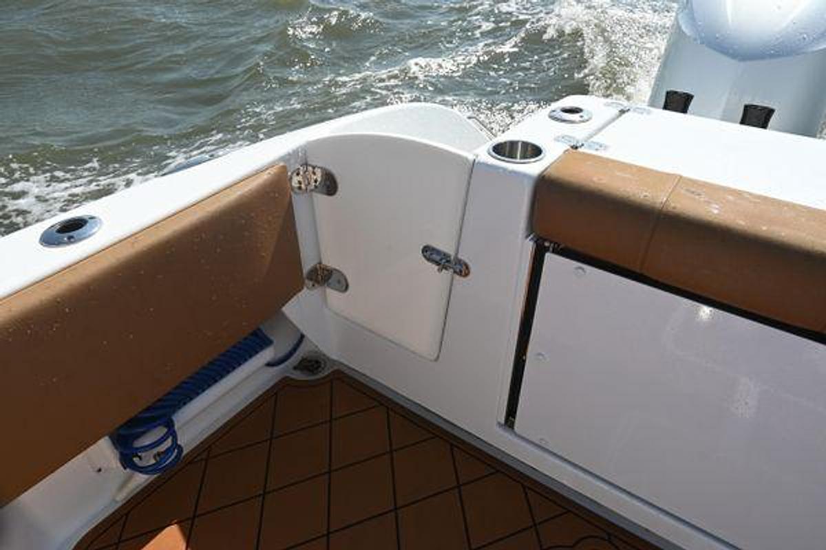 Used 2021 32' Cape Horn 32T | 32ft