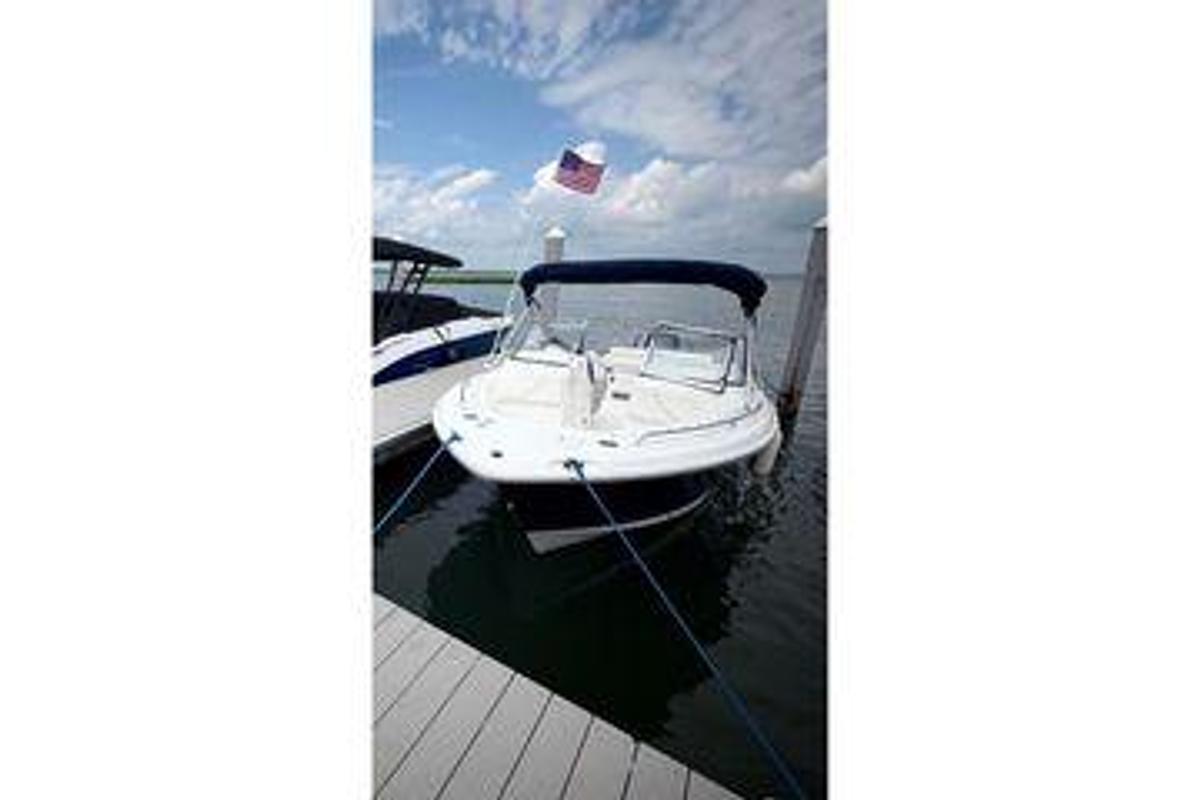 Used 2011 22' Sea Hunt Escape 220 LE