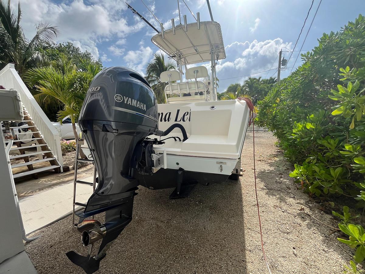 Used 2014 Cobia 217 Center Console | 22ft