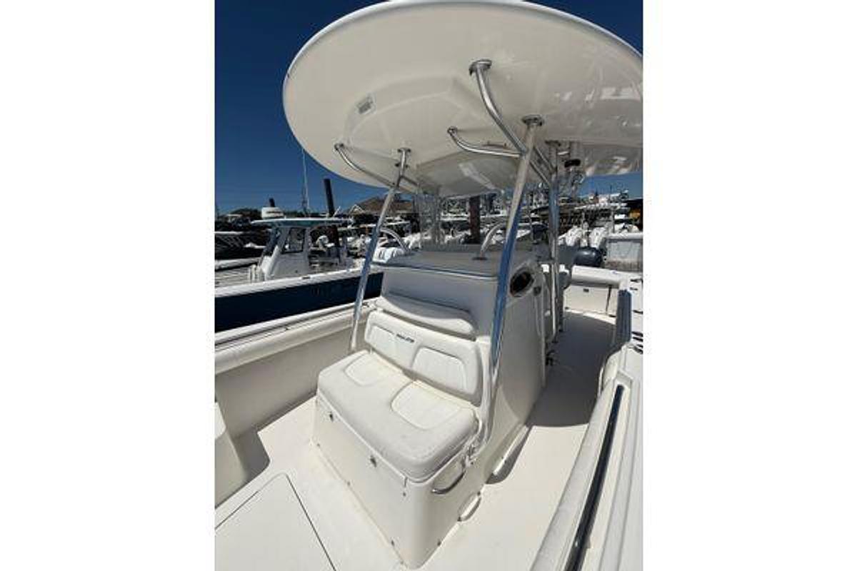 Used 2015 Regulator 28 Forward Seating | 28ft
