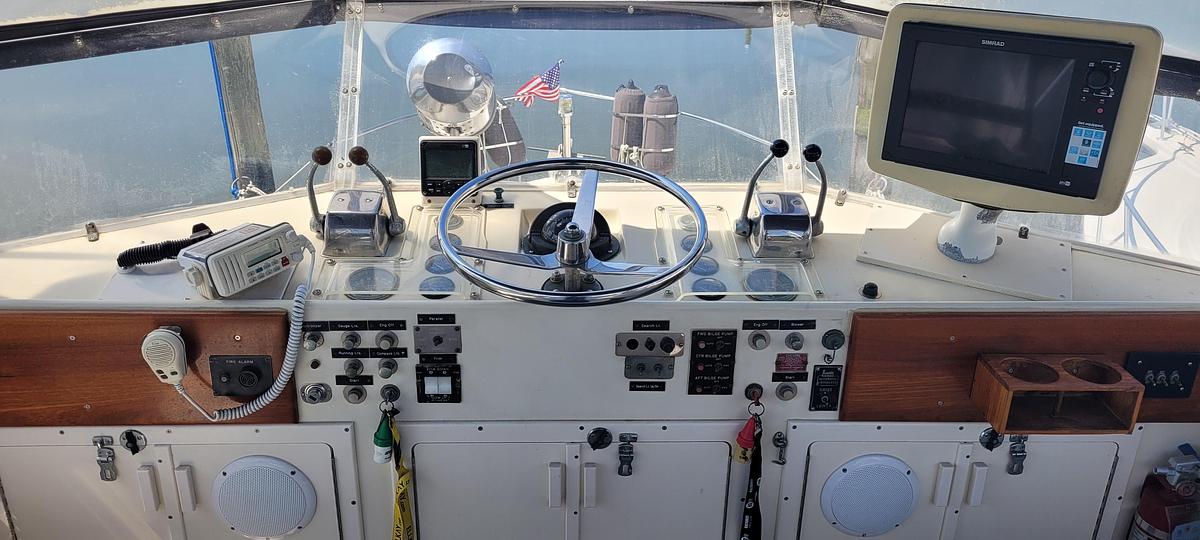 Used 1976 Hatteras 38 DC | 38ft