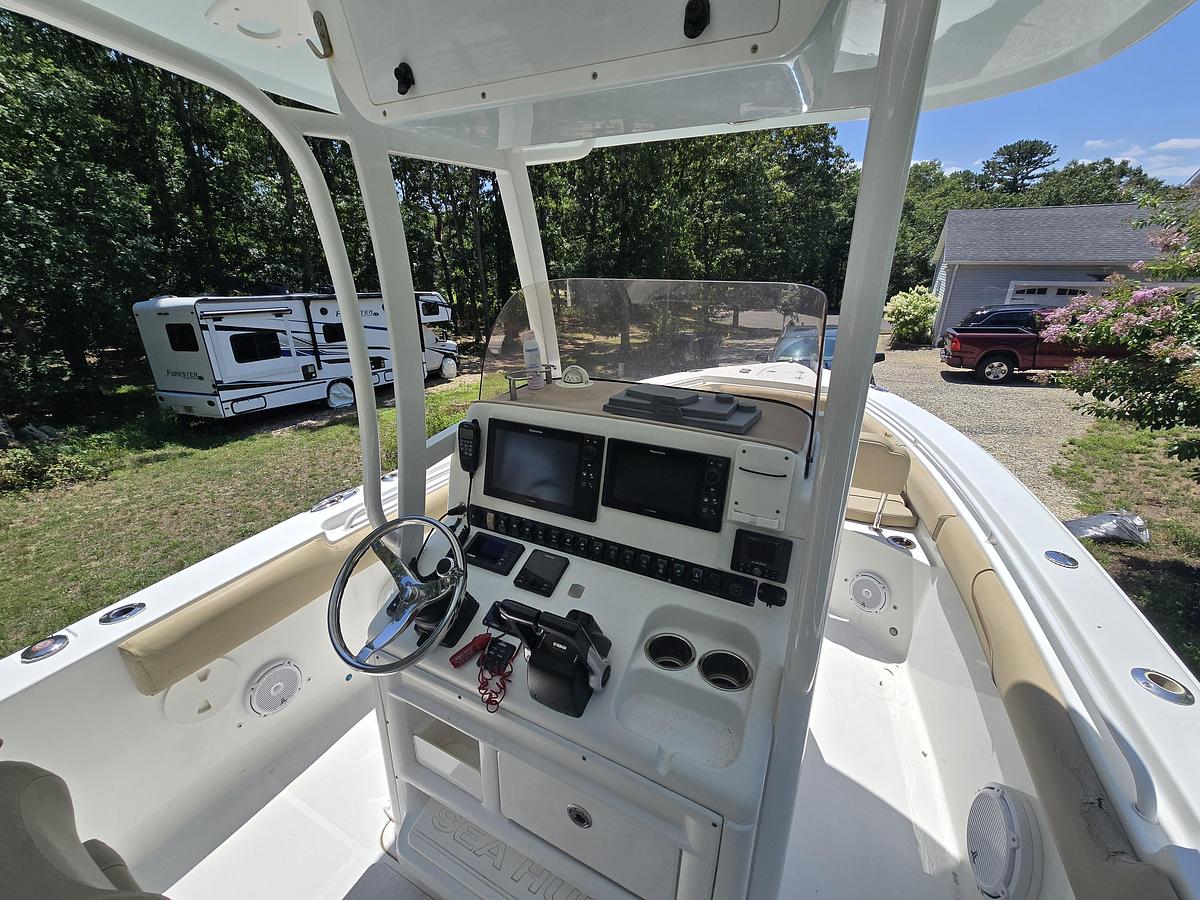 Used 2016 27' Sea Hunt Gamefish 27