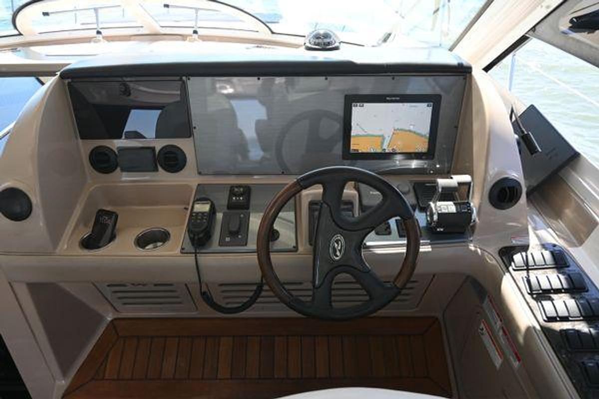 Used 2008 55' Sea Ray 550 Sundancer | 55ft