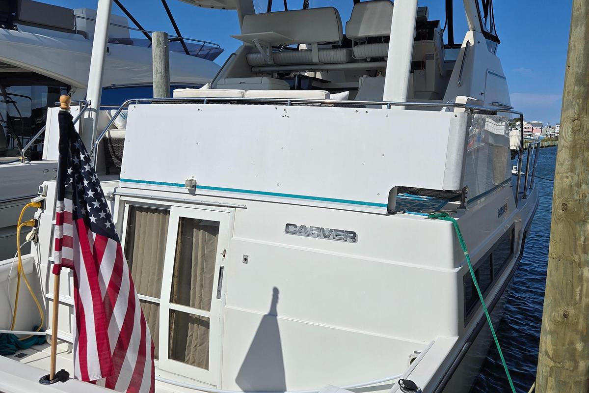 Used 1994 Carver 390CPMY | 39ft