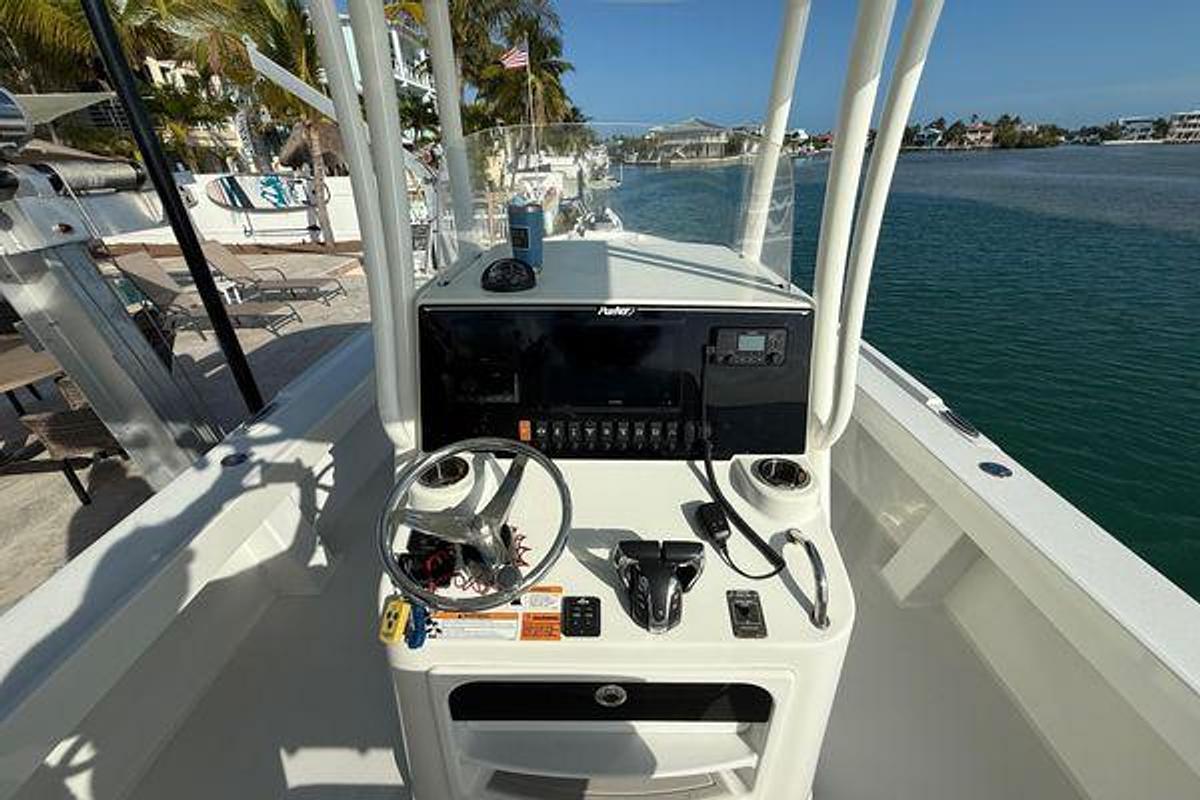 Used 2021 28' Parker 2801 Center Console | 28ft
