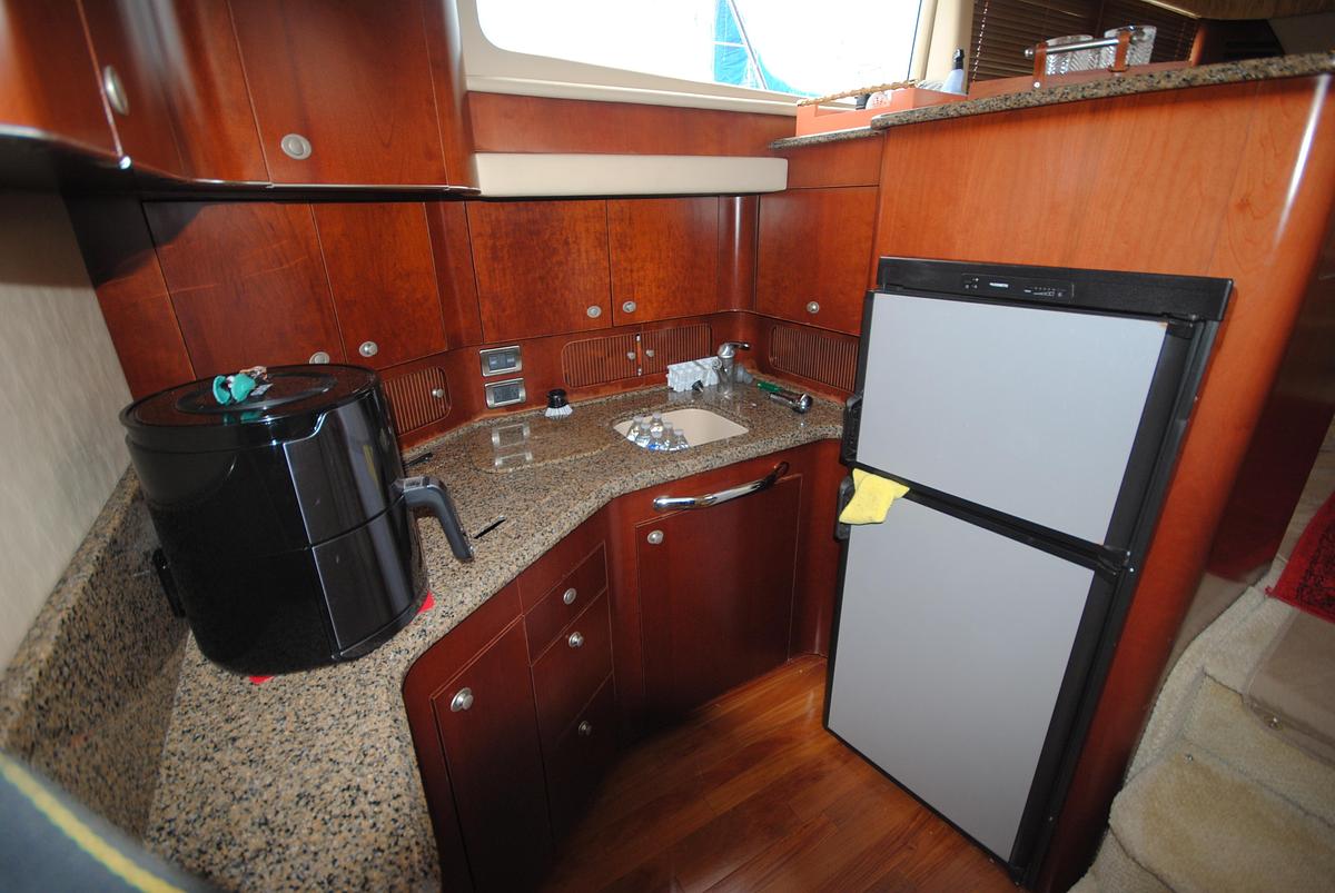 Used 2005 Sea Ray 390 Motor Yacht | 39ft