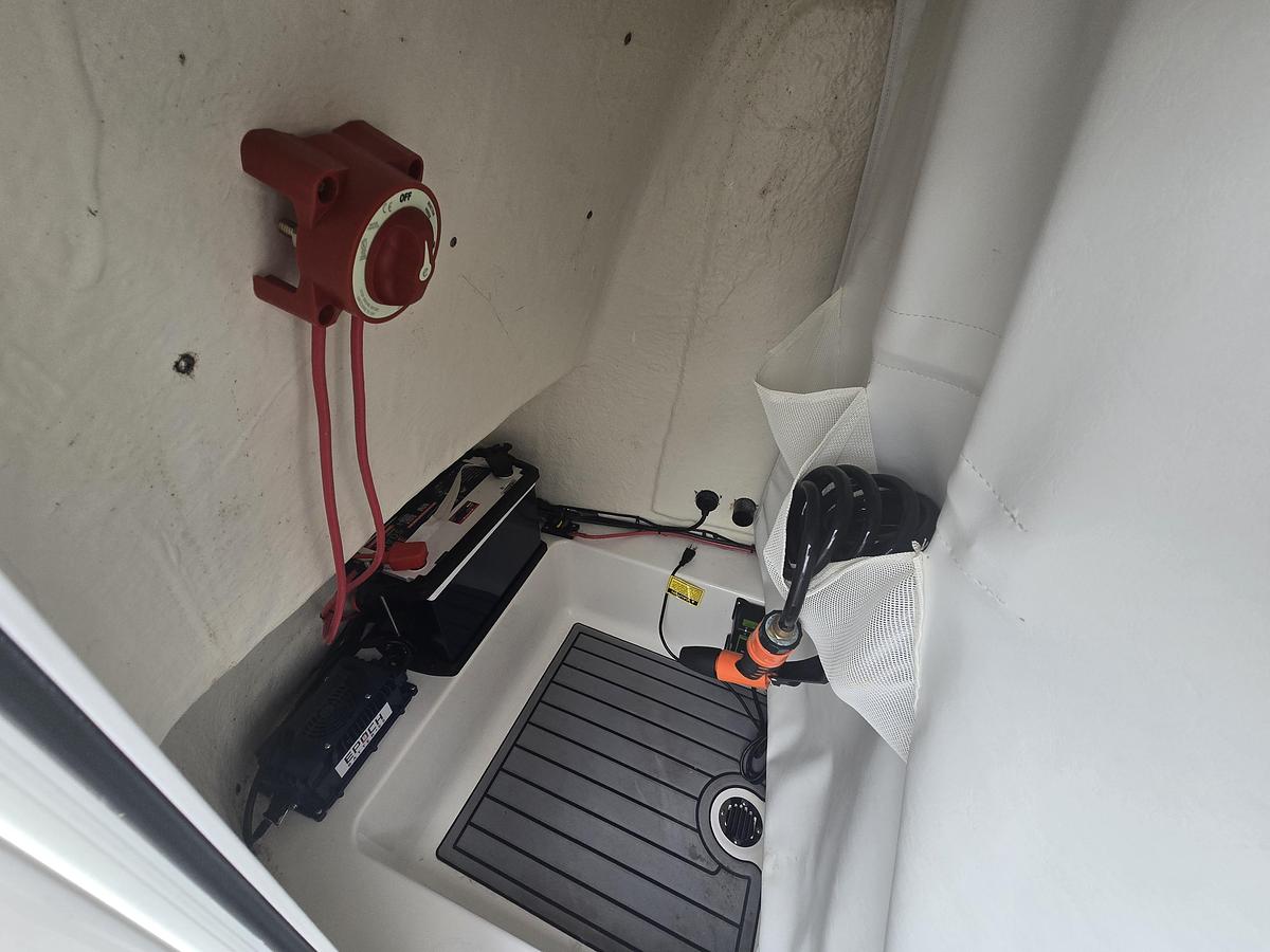 Used 2022 19' Tidewater 198 Adventure Center Console