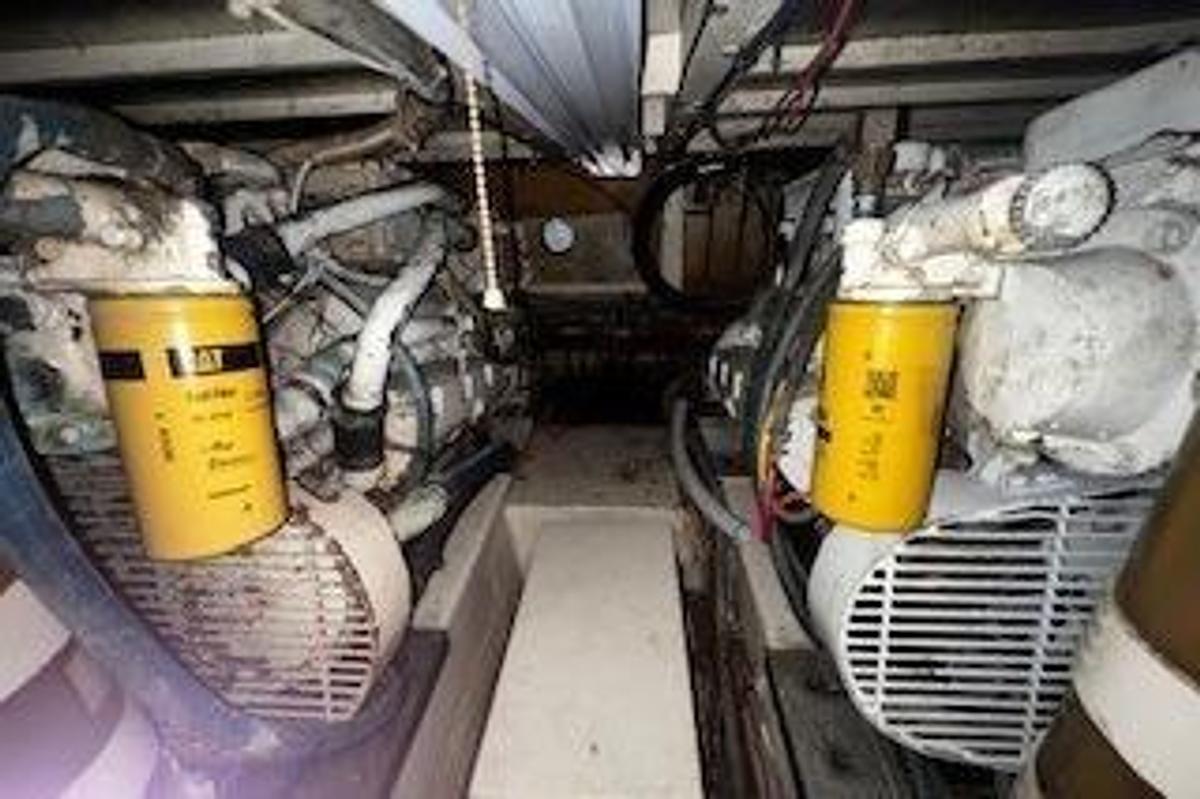 Used 1990 Hatteras 40 Motor Yacht | 40ft