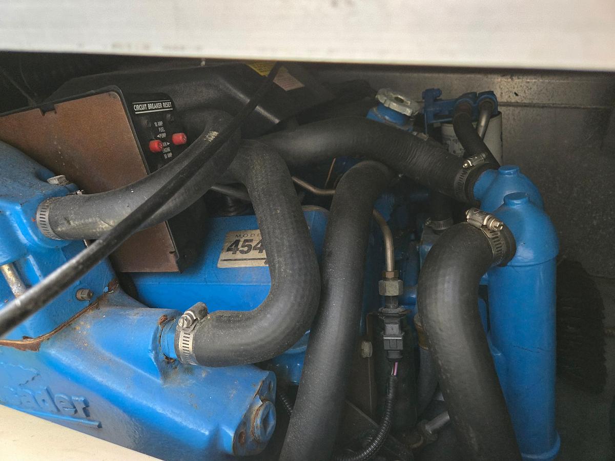 Used 1994 Carver 390CPMY | 39ft