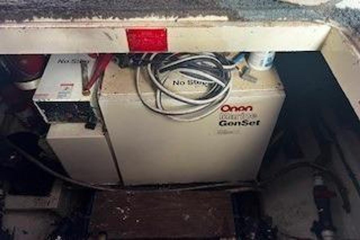 Used 1990 Hatteras 40 Motor Yacht | 40ft