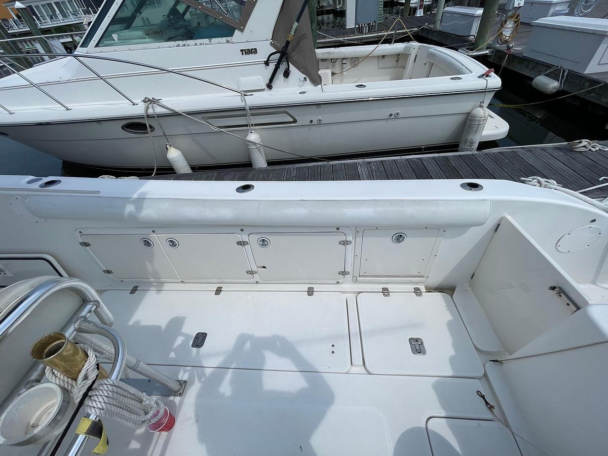 Used 2004 Century 3200 Center Console | 32ft