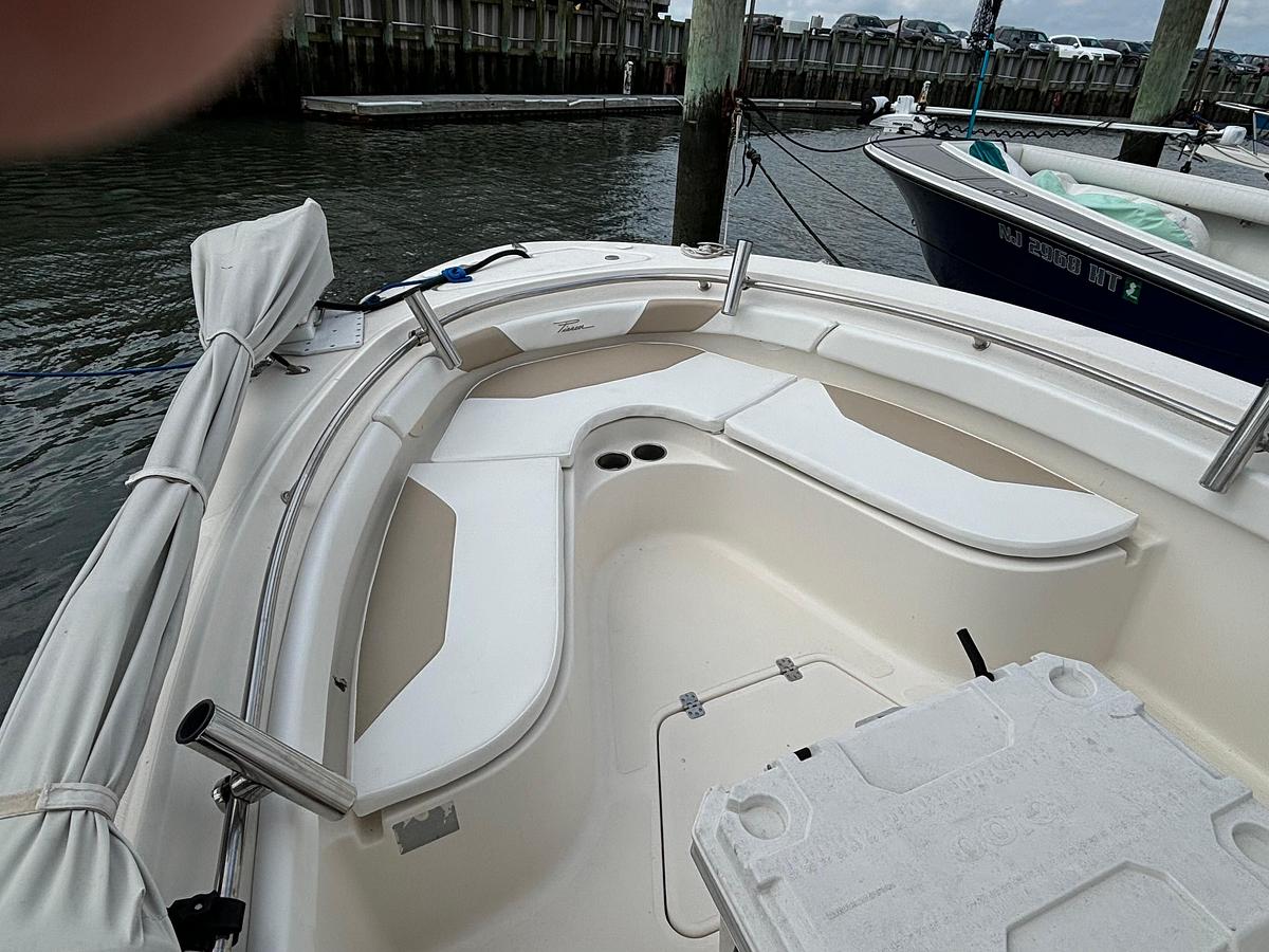 Used 2013 Pioneer 222 Sportfish | 22ft