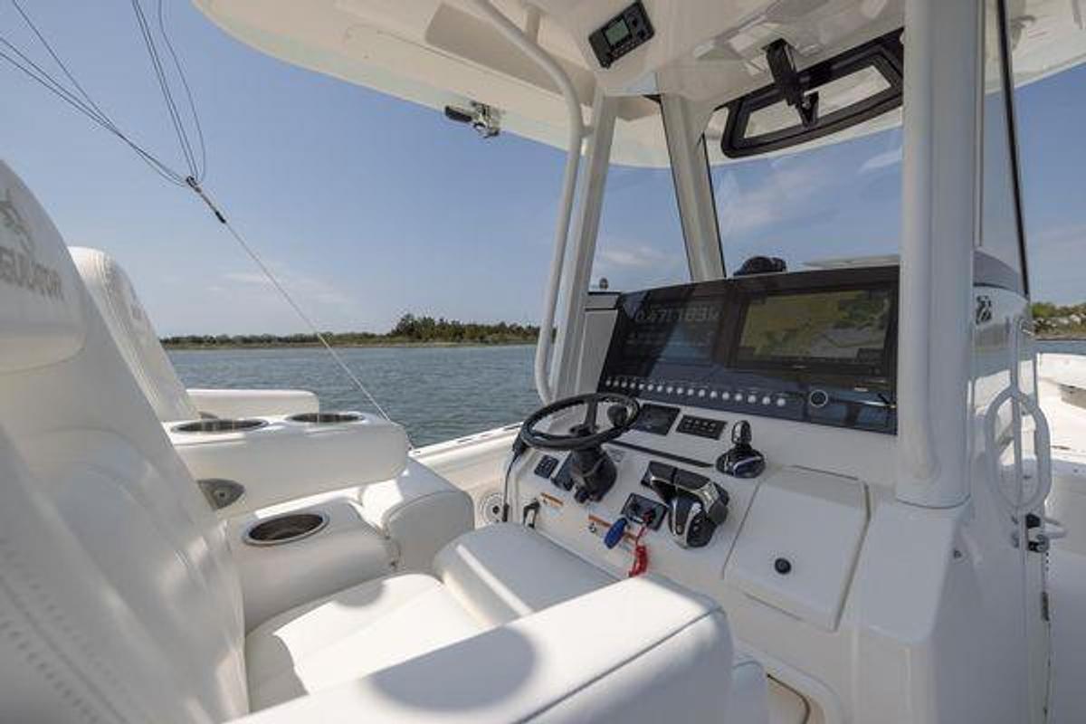 Used 2021 Regulator 28 Forward Seating | 28ft