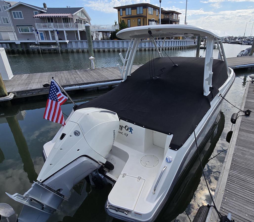 Used 2022 Boston Whaler 240 Vantage | 24ft