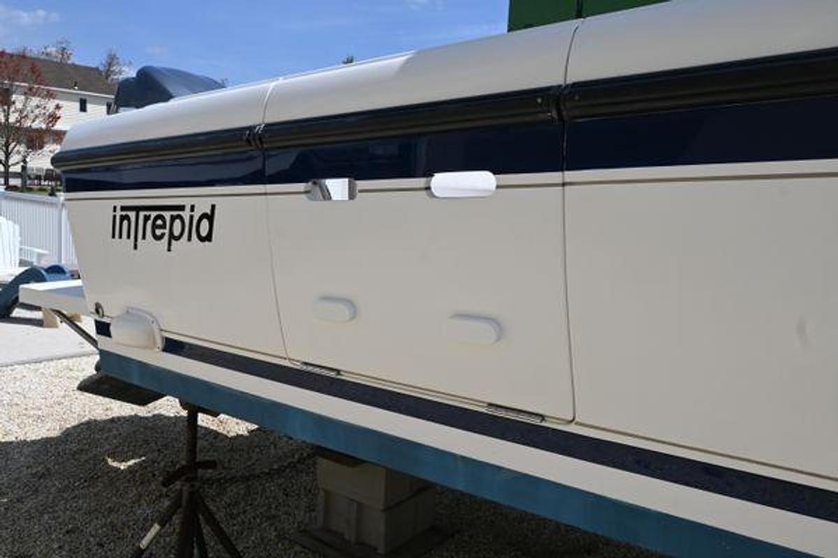 Used 32' Intrepid 323 Cuddy | 2002