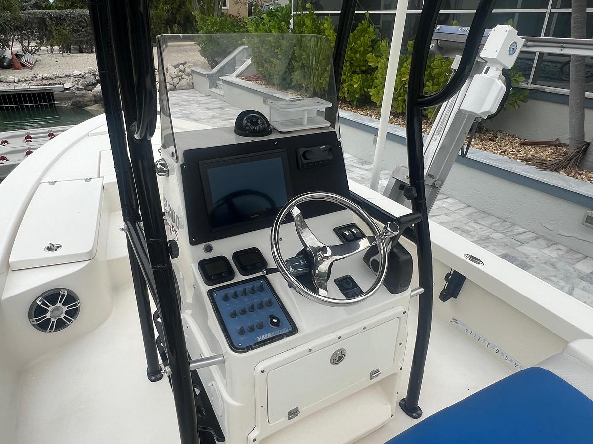 Used 2014 Pathfinder 2300 HPS | 23ft