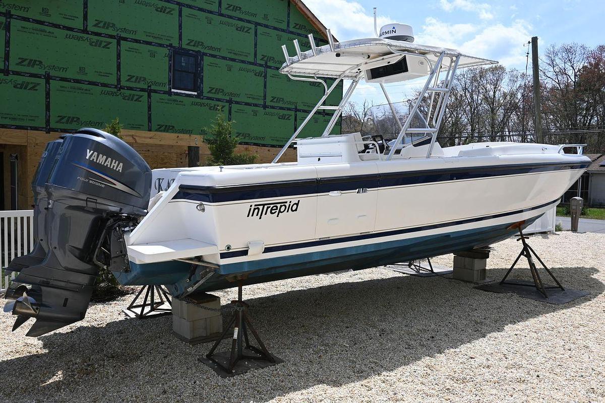 Used 32' Intrepid 323 Cuddy | 2002