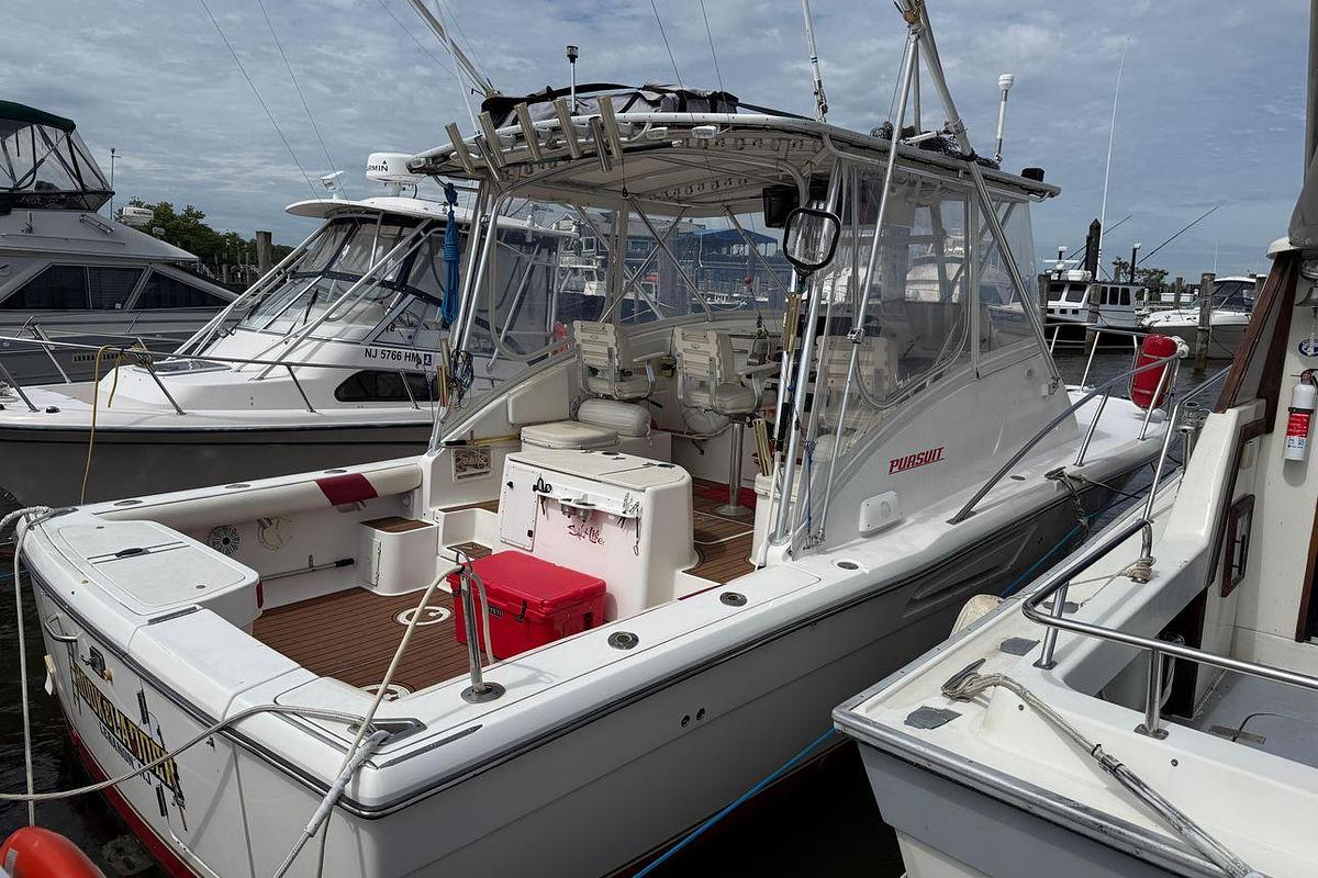 Used 2001 30' Pursuit 3000 Offshore | 30ft