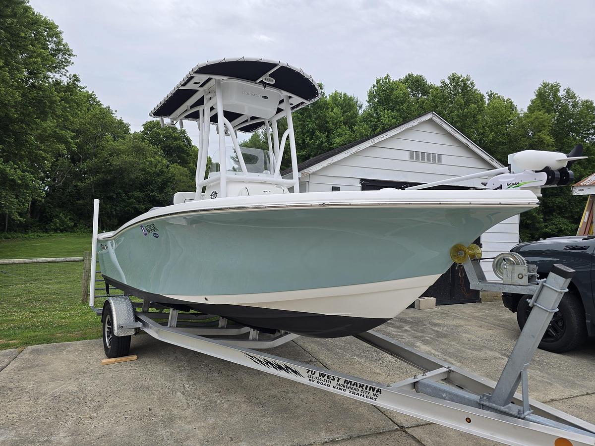 Used 2022 19' Tidewater 198 Adventure Center Console