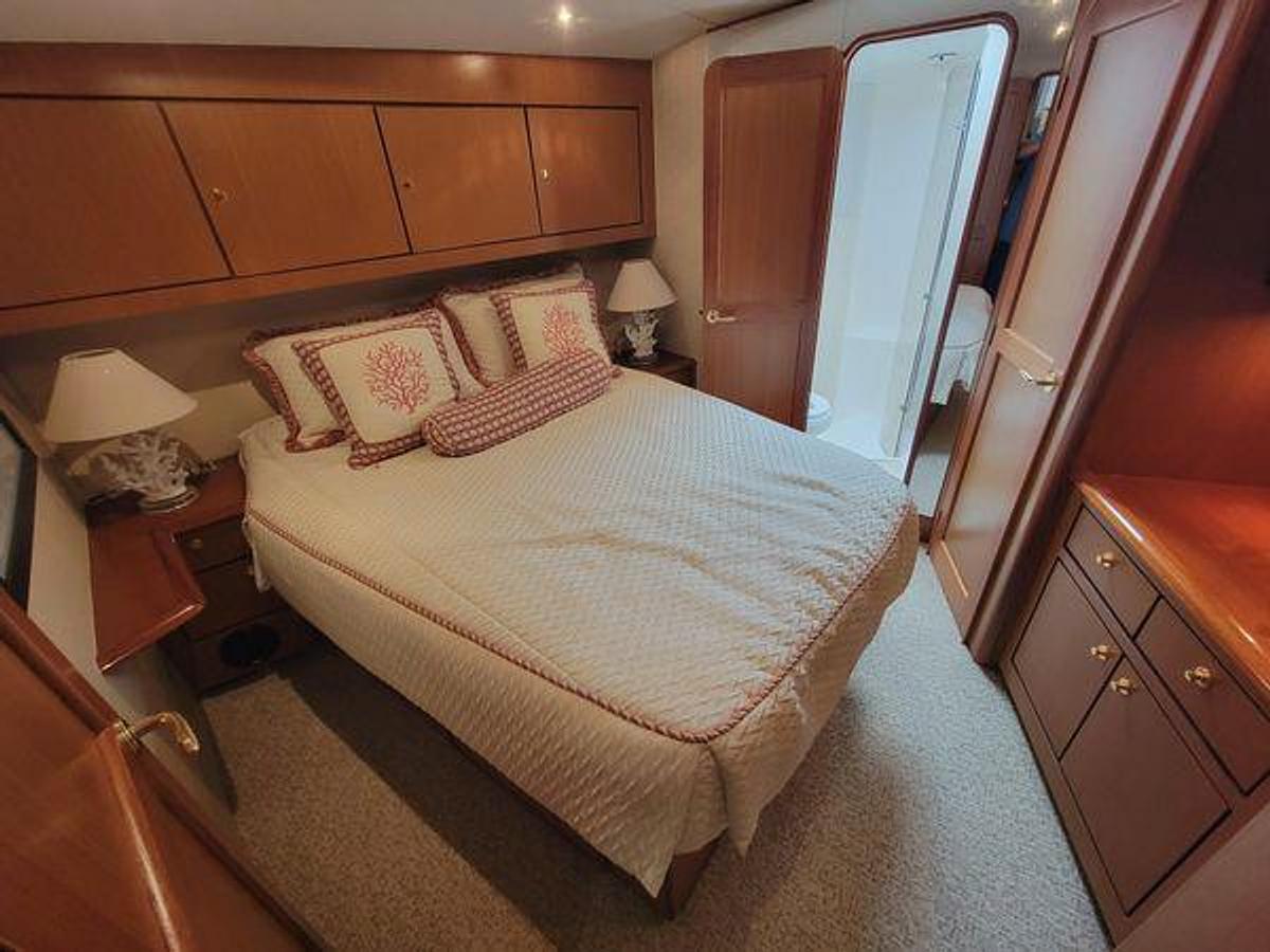 Used 2001 Ocean Yachts Super Sport - 56ft
