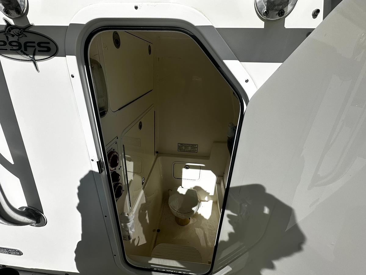 Used 2008 Regulator 29 Forward Seating | 29ft