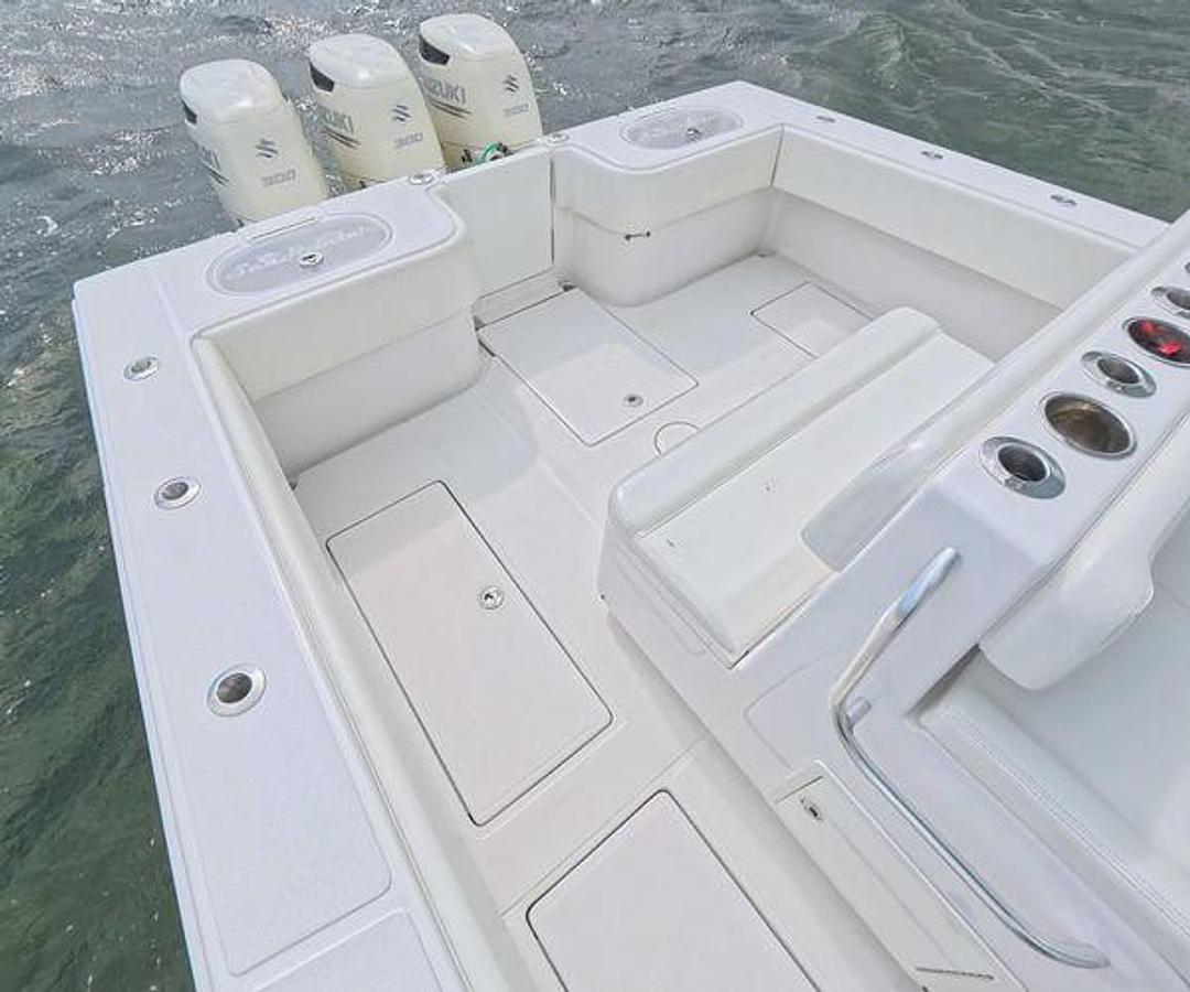 Used 2019 SeaHunter 33 Tournament | 33ft