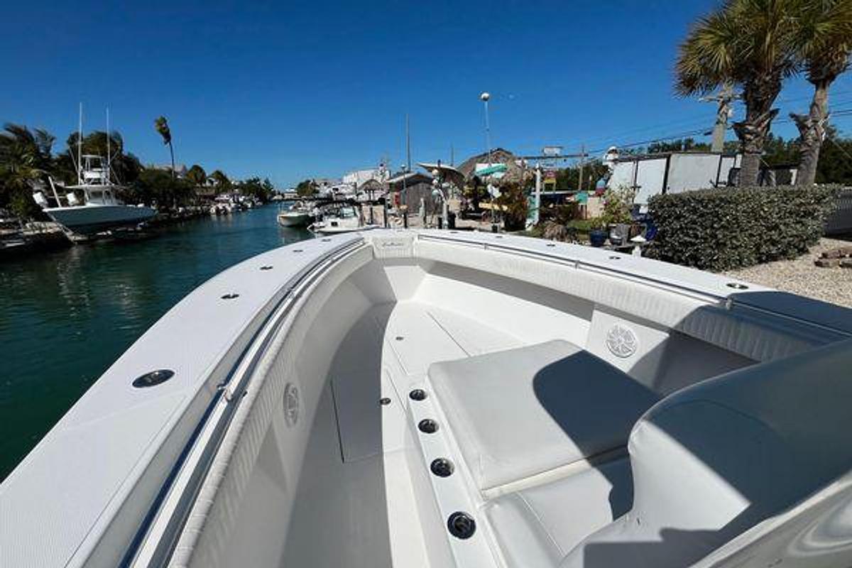 Used 2016 Sea Hunter 35 Tournanament Center Console | 35ft