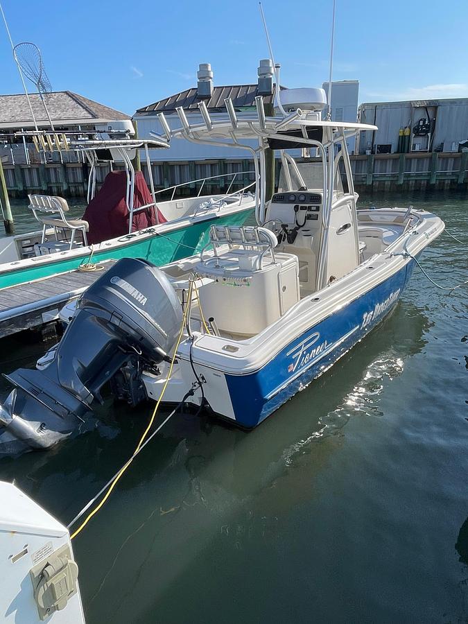 Used 2013 Pioneer 222 Sportfish | 22ft