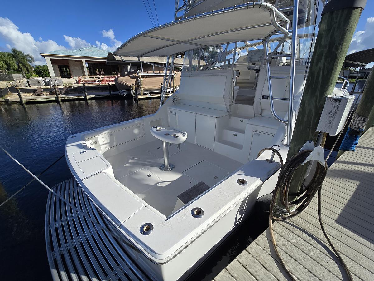 Used 1999 40' Ocean Yachts Open