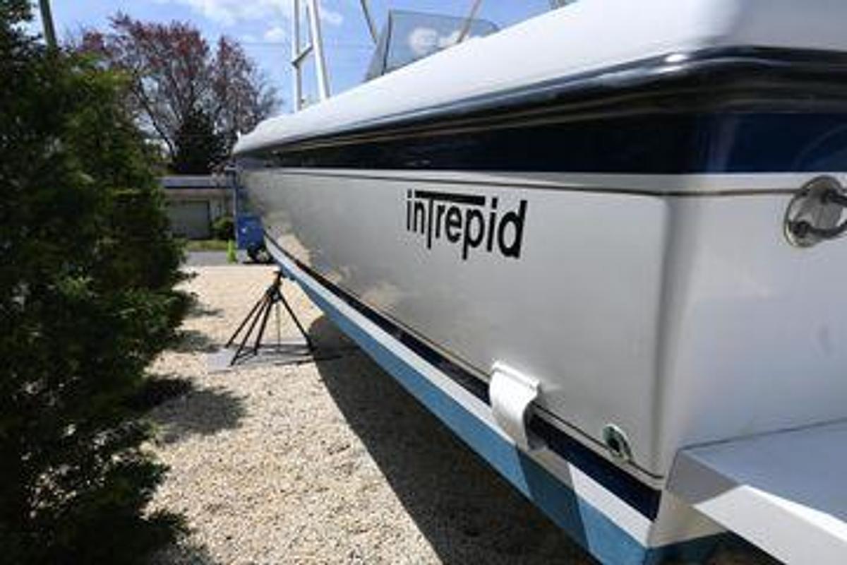 Used 32' Intrepid 323 Cuddy | 2002
