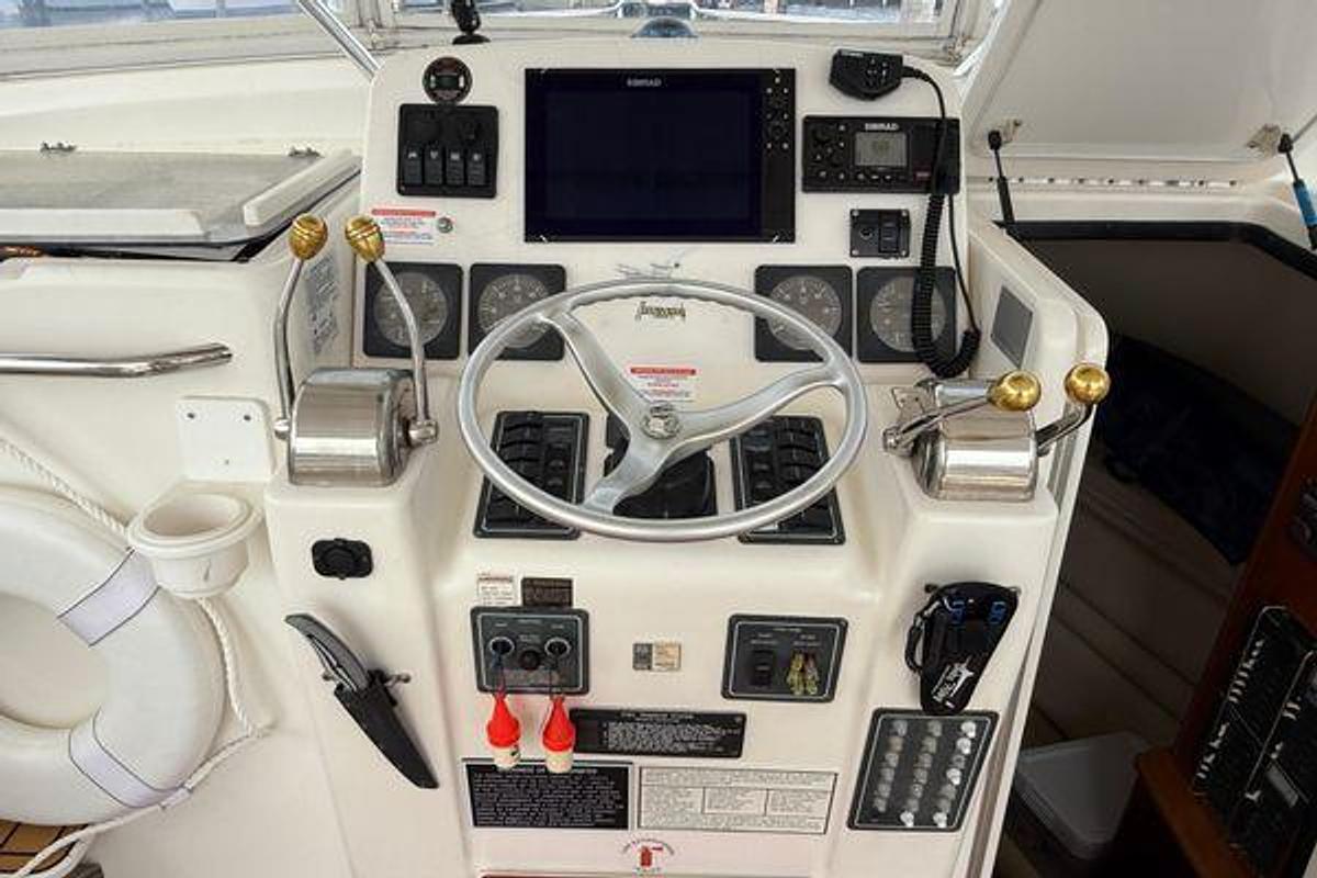 Used 2001 30' Pursuit 3000 Offshore | 30ft