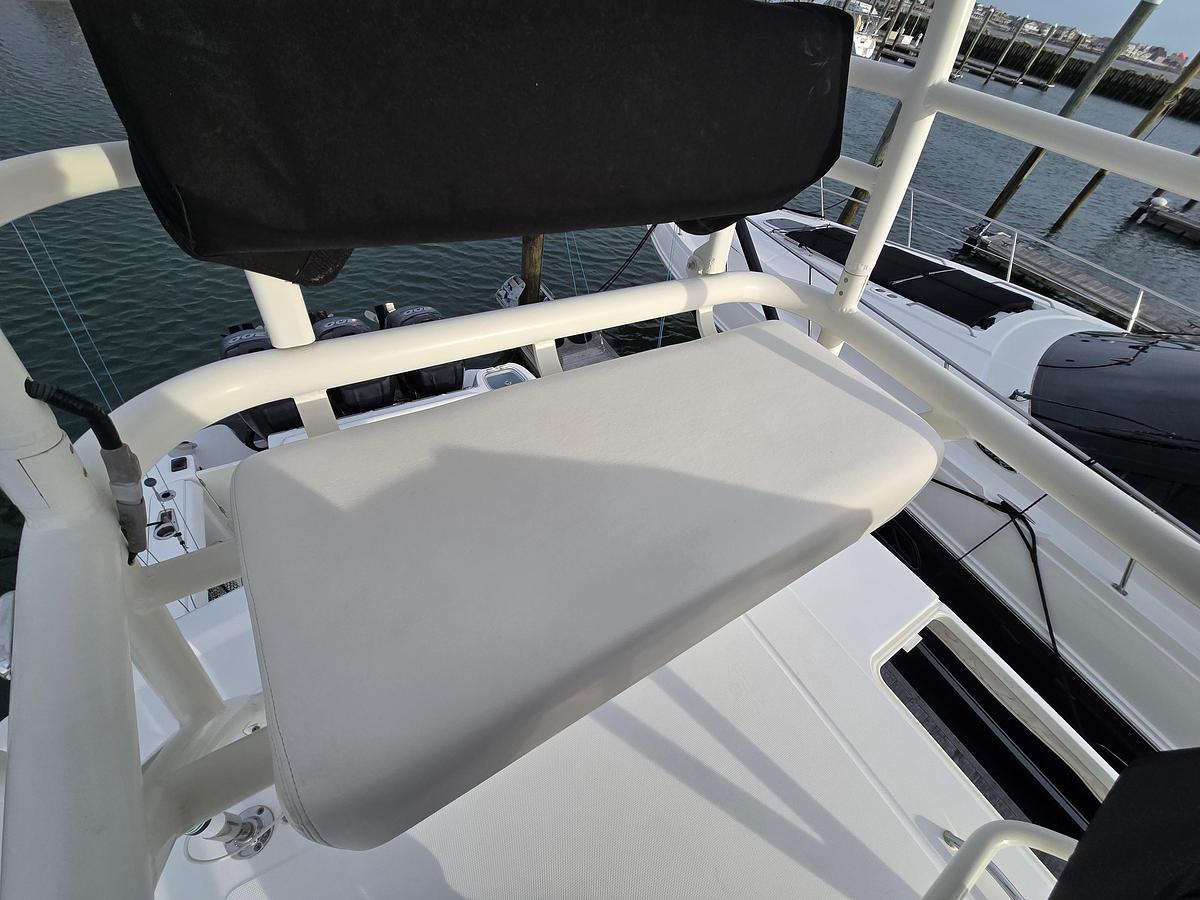 Used 2015 Boston Whaler 350 Outrage | 35ft