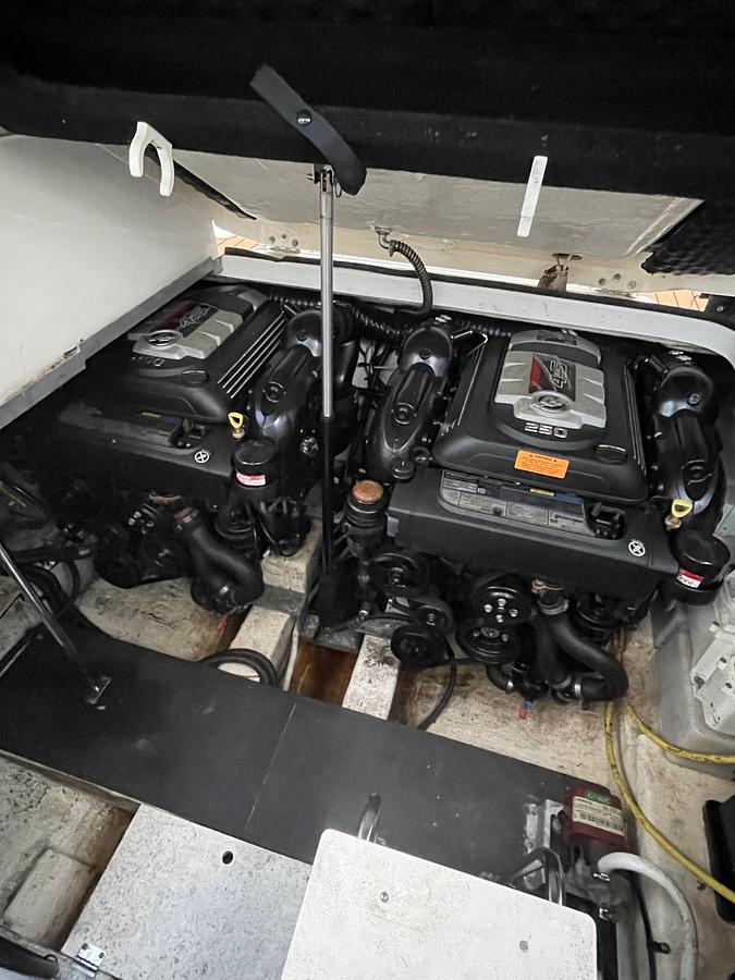 Used 2018 Chaparral 310 Signature | 31ft