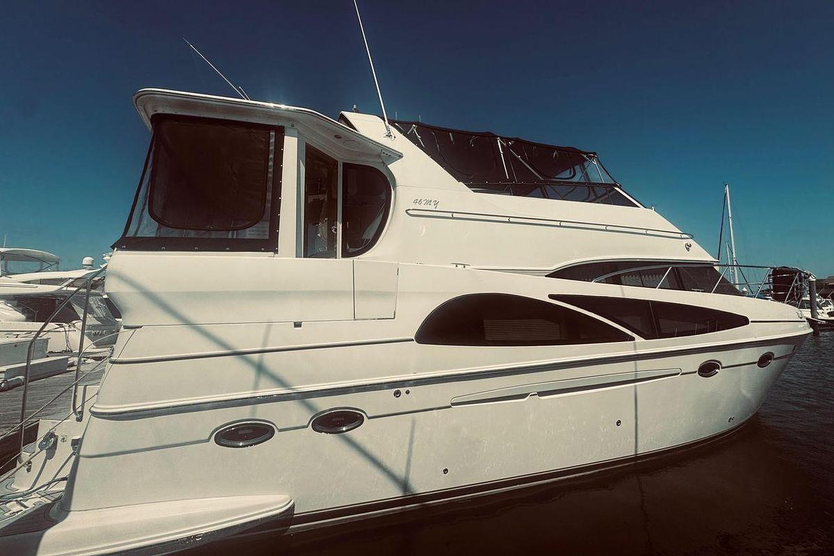 Used 2005 47' Carver 466 Motor Yacht | 47'